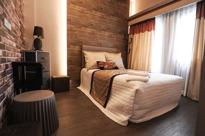 Room 5 of 44