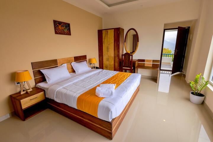 Room 6 of 30