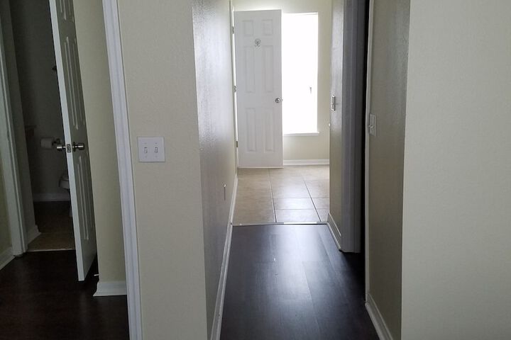 Room 10 of 29