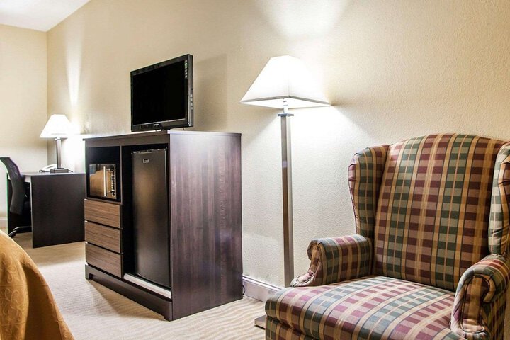 2 Queen Beds (18 of 21)