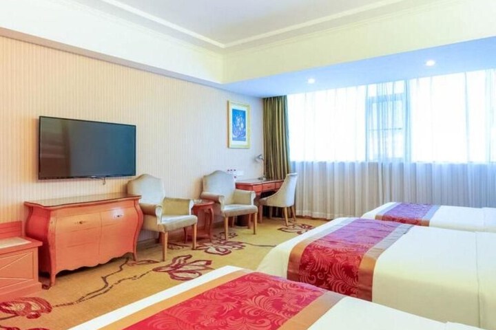 Room 21 of 37