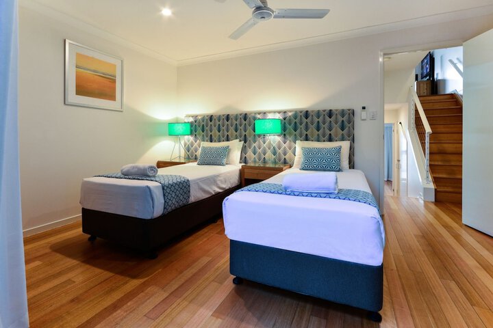 Room 3 of 25