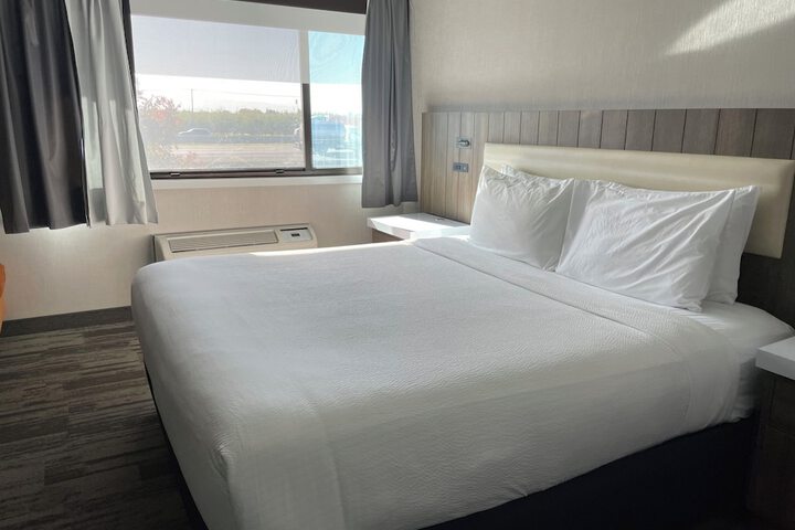 Room 3 of 18