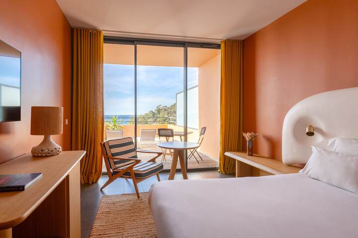 Room 21 of 83