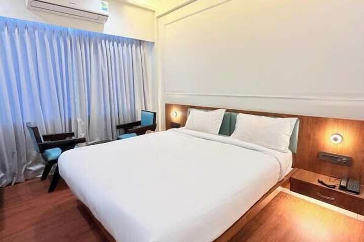 Room 16 of 36