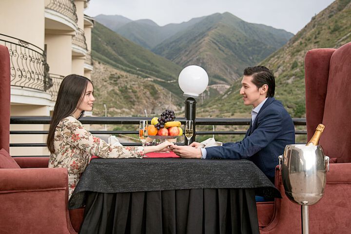 Dining 77 of 90