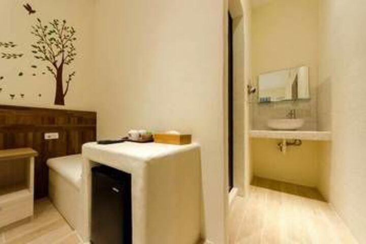 Room 15 of 21