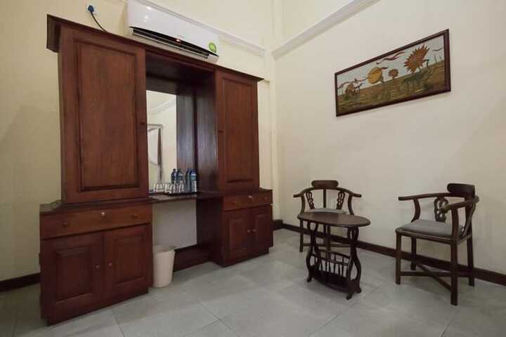 Room 16 of 25