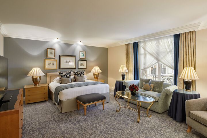 Room 54 of 174