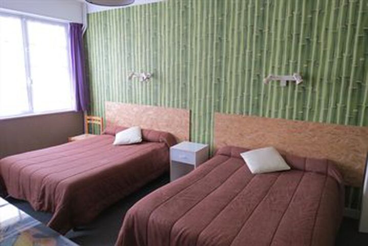 Room 13 of 33