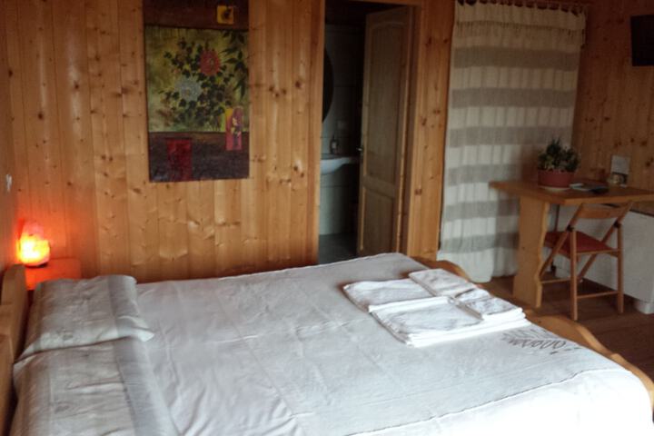 Room 7 of 144