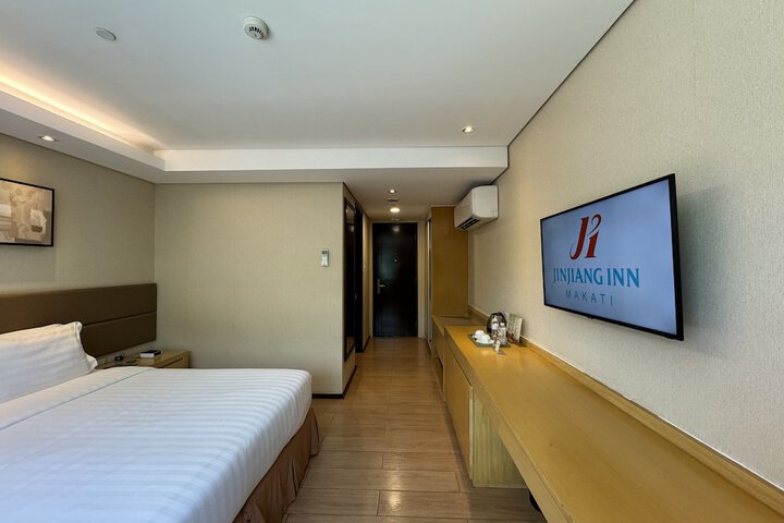 Room 30 of 63