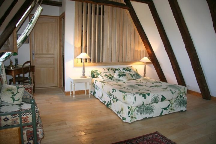 Room 5 of 7
