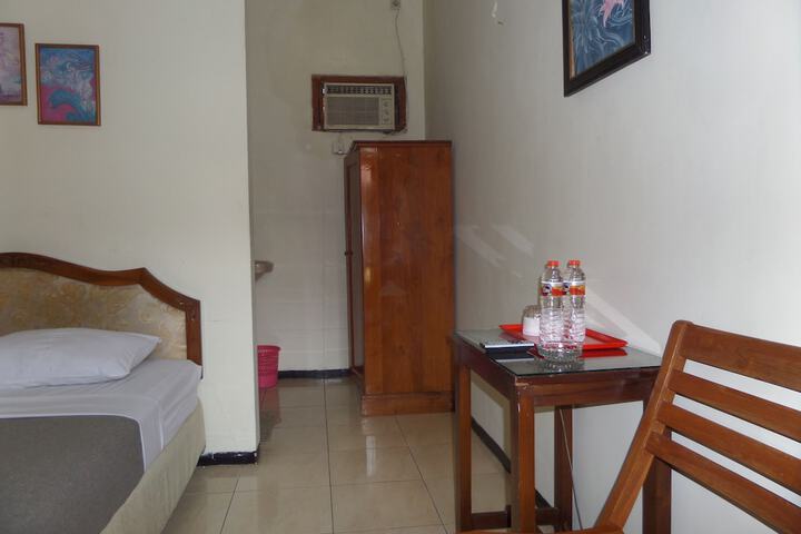 Room 11 of 34