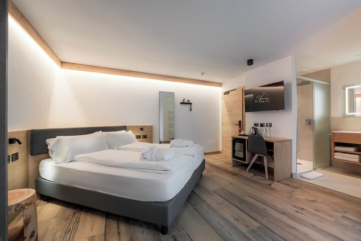 Room 3 of 49