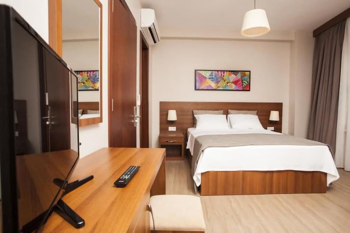 Room 4 of 23