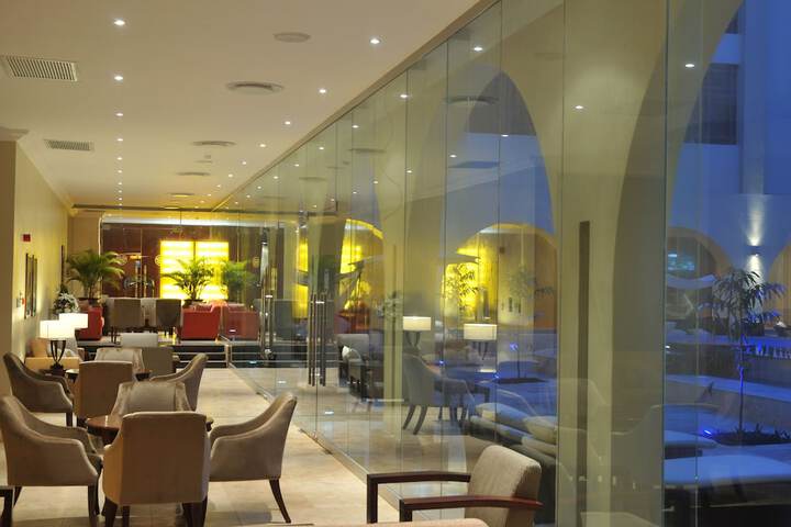 Lounge 158 of 193
