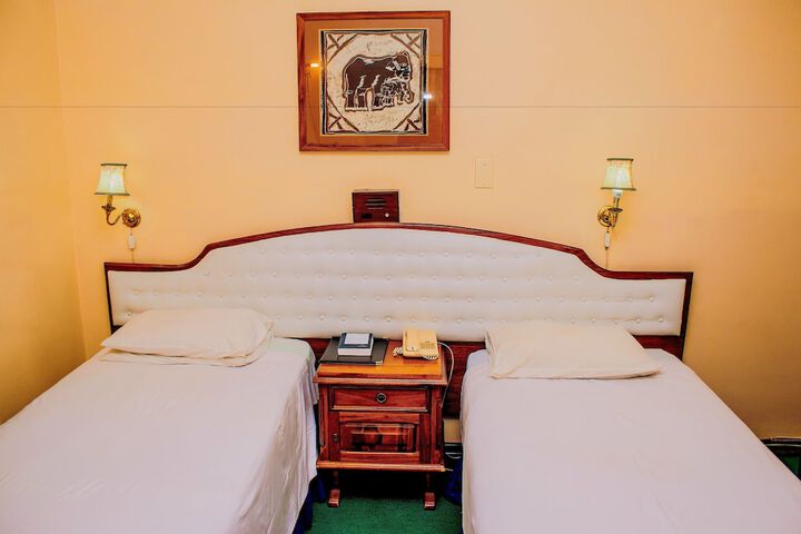 Room 6 of 22