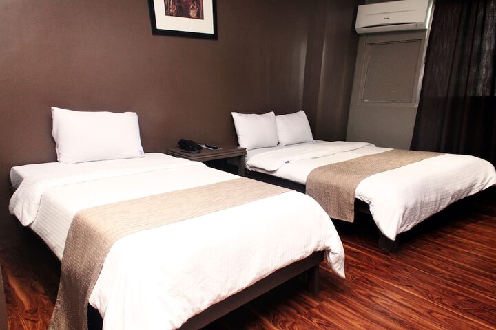 Room 2 of 26