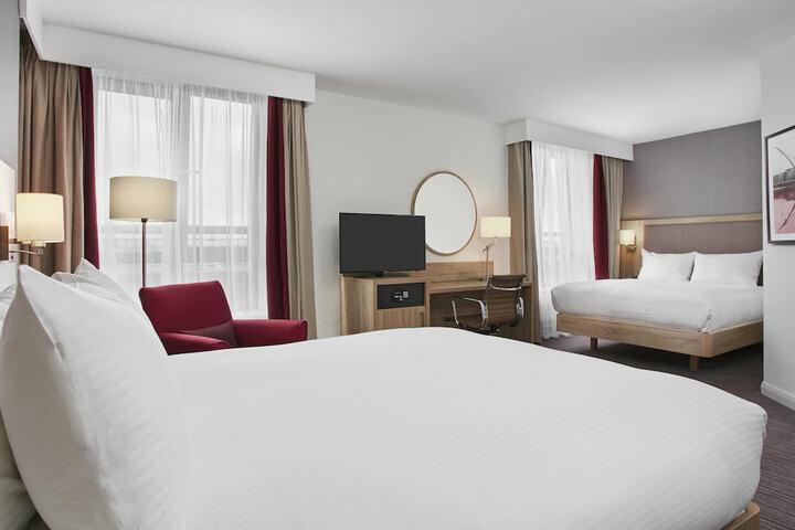 Room 40 of 102