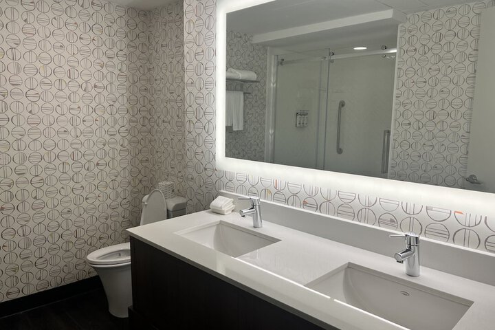 Room 16 of 47