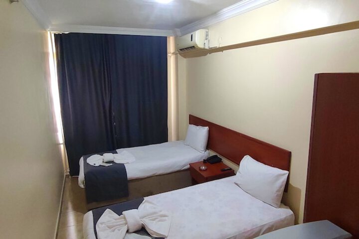 Room 9 of 42