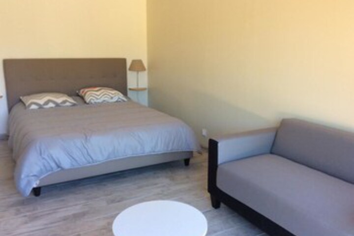 Room 13 of 16