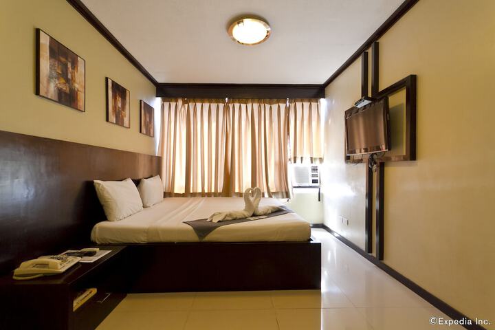 Room 9 of 31