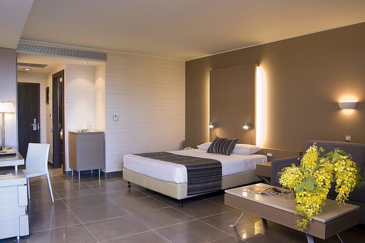 Room 40 of 295
