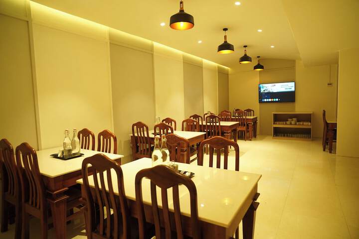 Dining 66 of 72