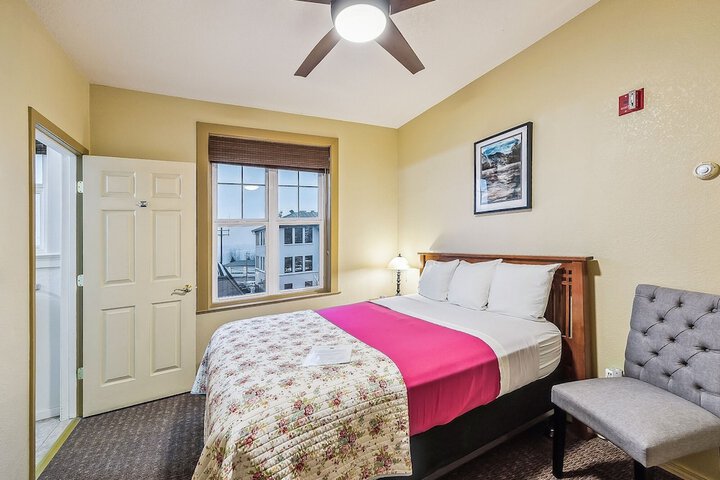 Room 14 of 118