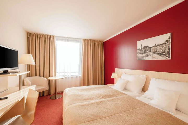 Room 15 of 66
