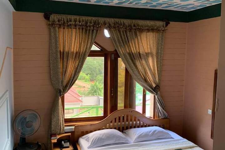 Room 9 of 20