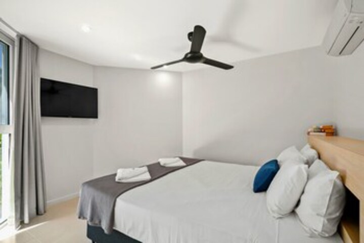 Room 33 of 34