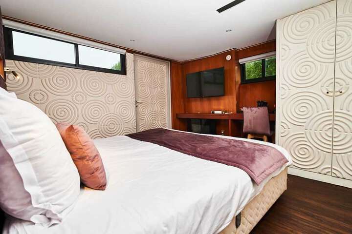 Room 20 of 62