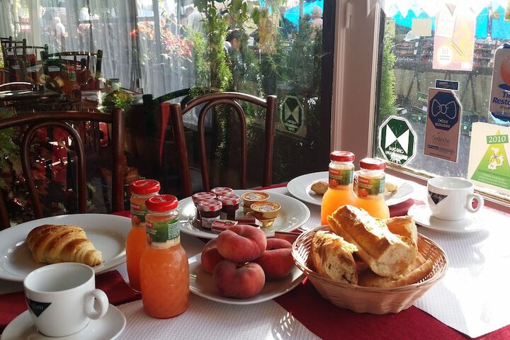 Breakfast area