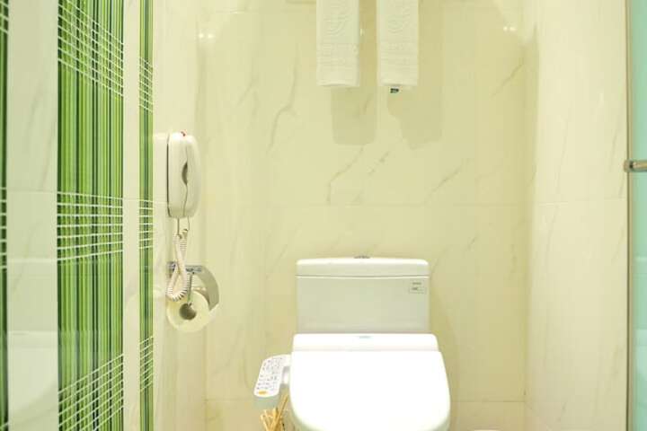 Room 150 of 171