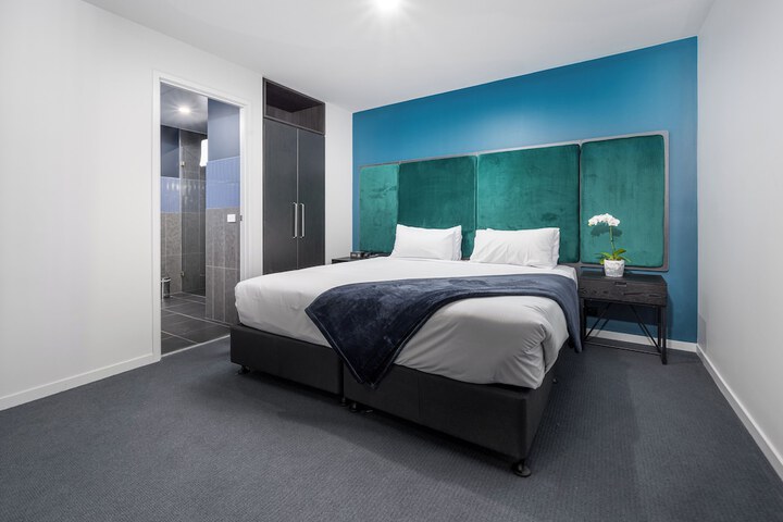 Room 11 of 38