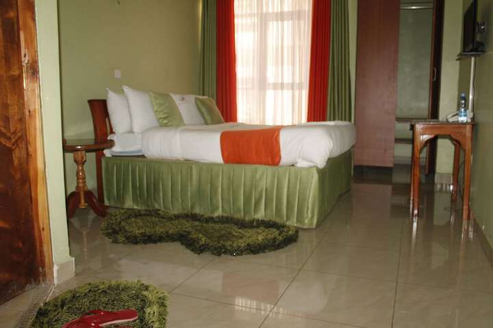 Room 10 of 40