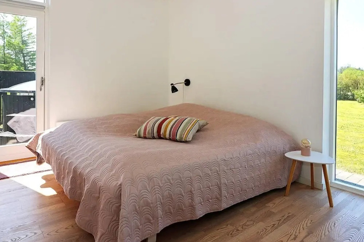 Room 5 of 13
