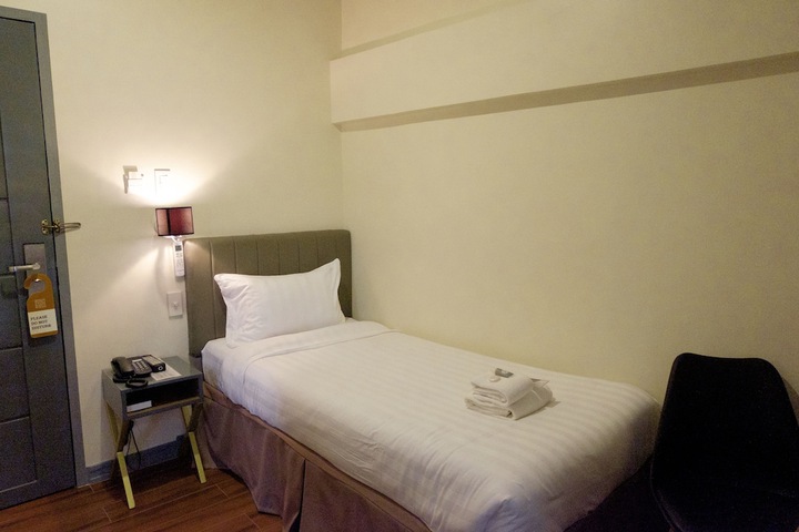 Room 27 of 70