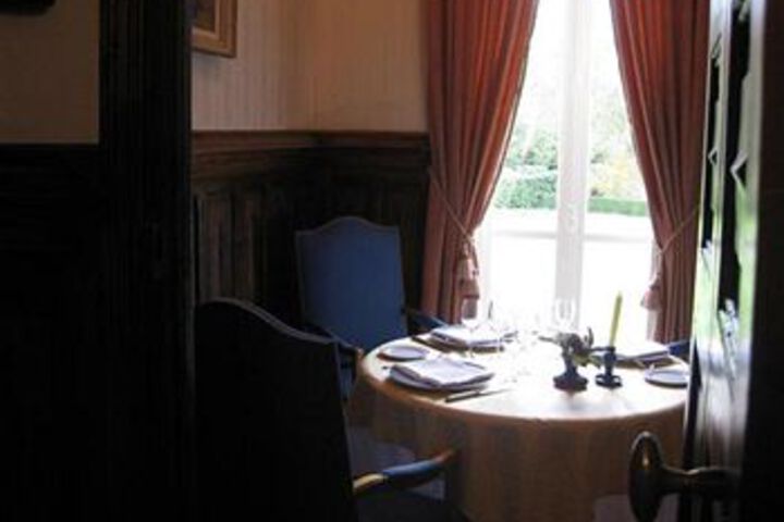 Dining 53 of 60
