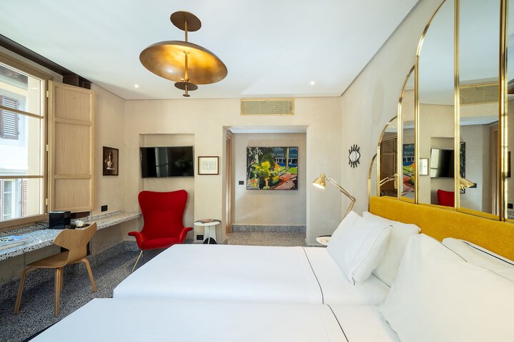 Room 12 of 95