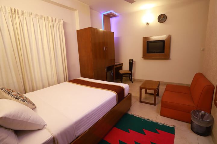 Room 15 of 40