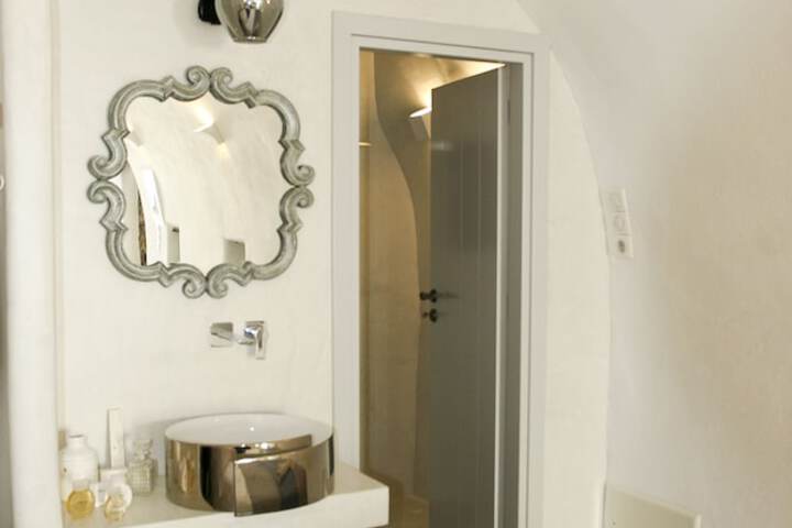 Room 2 of 50
