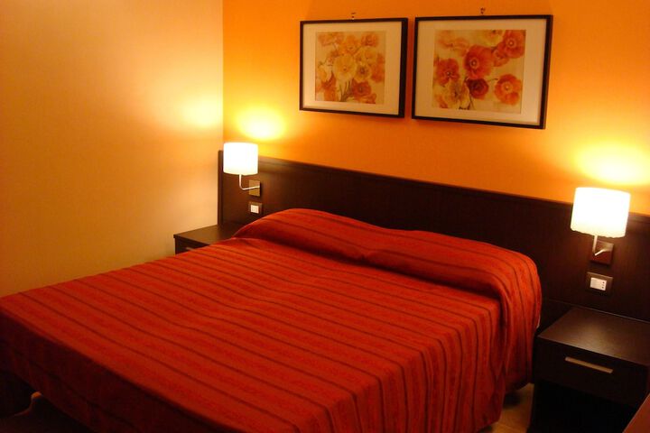 Room 3 of 56
