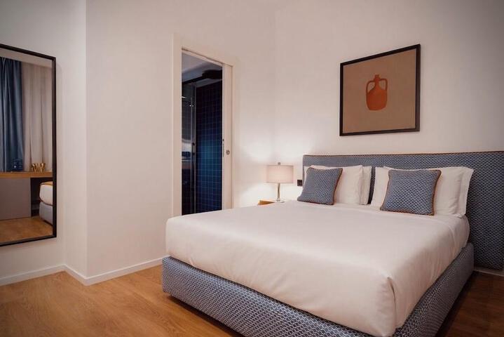 Room 5 of 43