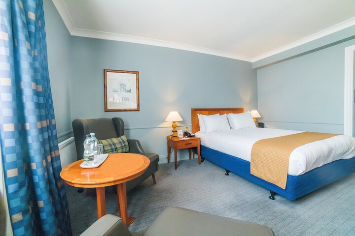 Room 15 of 152
