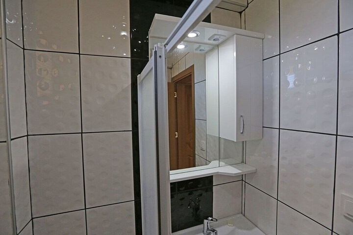 Room 30 of 48