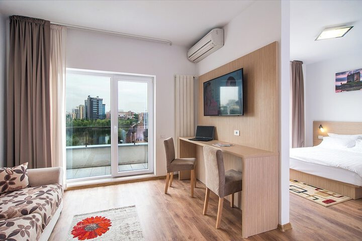 Room 15 of 73